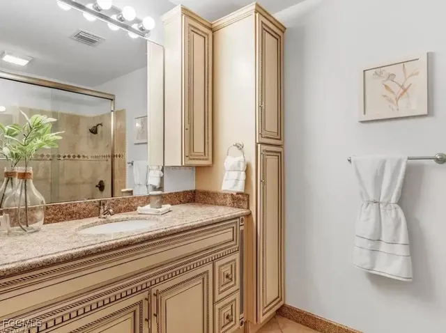 $999,999 | 6343 Mark Lane, Fort Myers, FL 33966