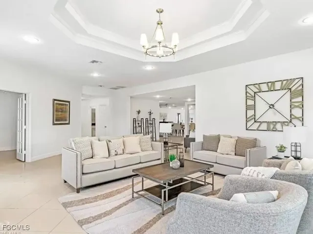 $999,999 | 6343 Mark Lane, Fort Myers, FL 33966