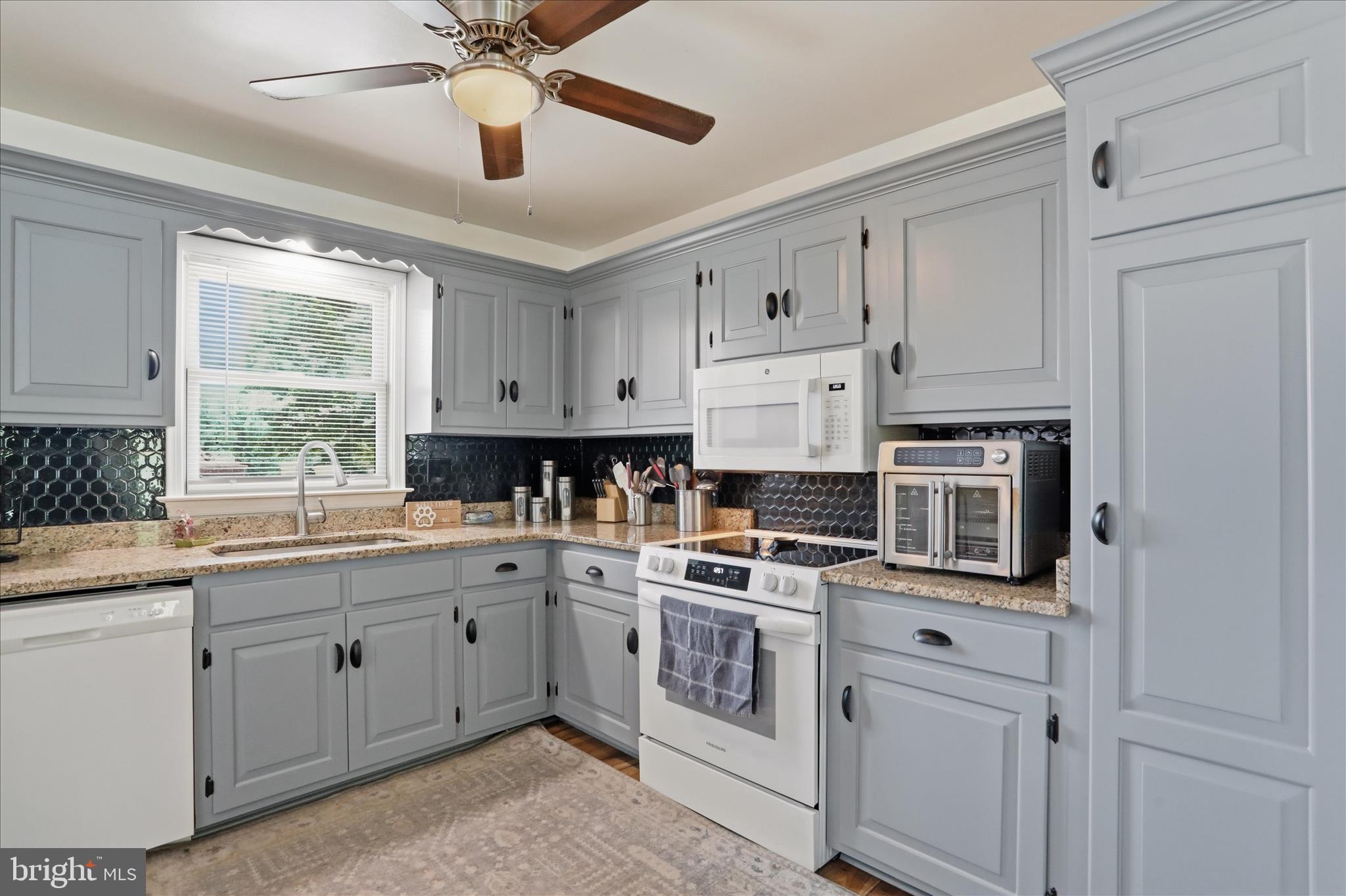 19627 Cool Hollow Road Hagerstown, MD 21740 - Photo 12 of 53 Freshly painted Wood Cabinets/with granite
