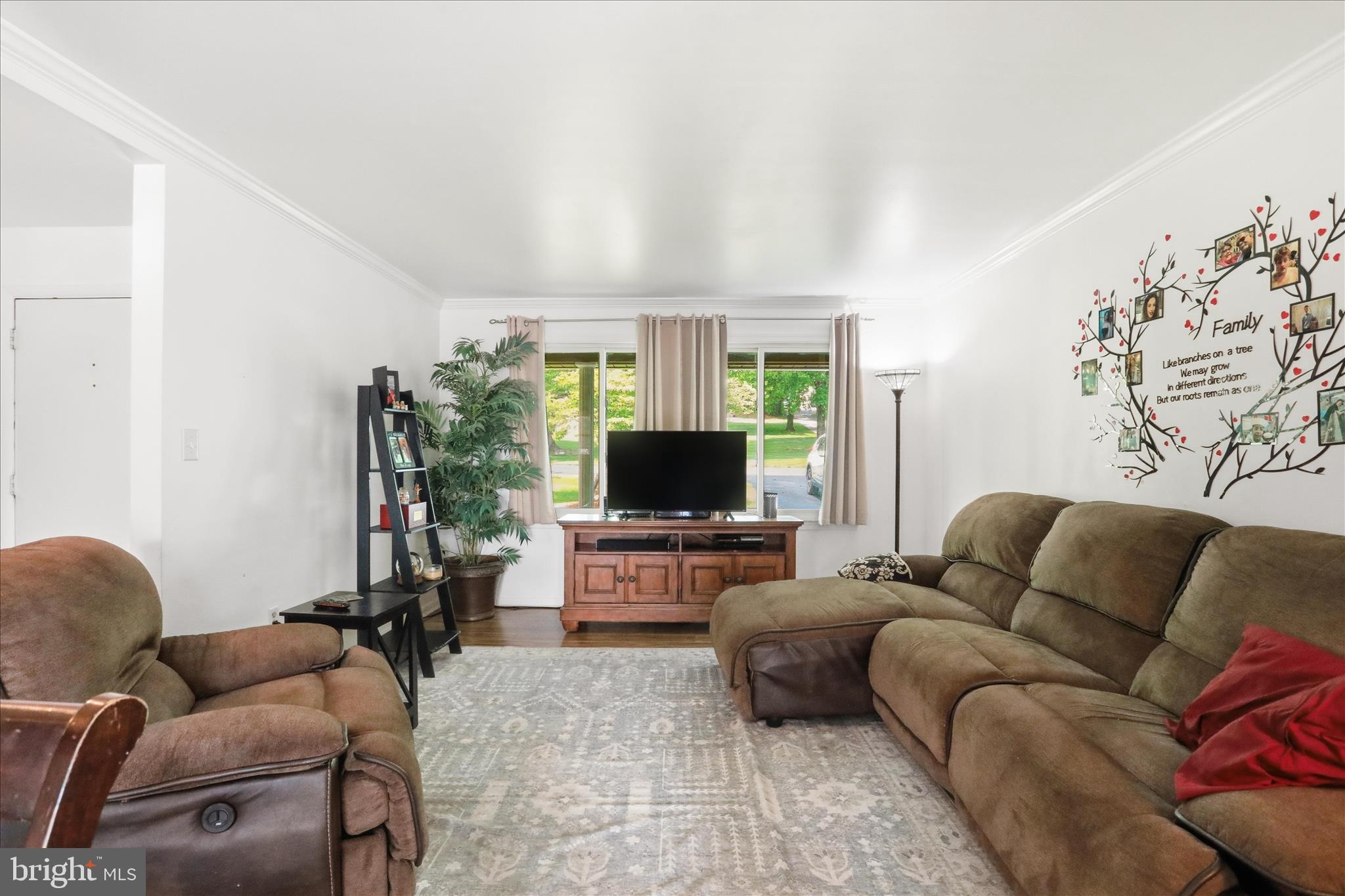 19627 Cool Hollow Road Hagerstown, MD 21740 - Photo 16 of 53 Living Room/ Large Bay window for more light