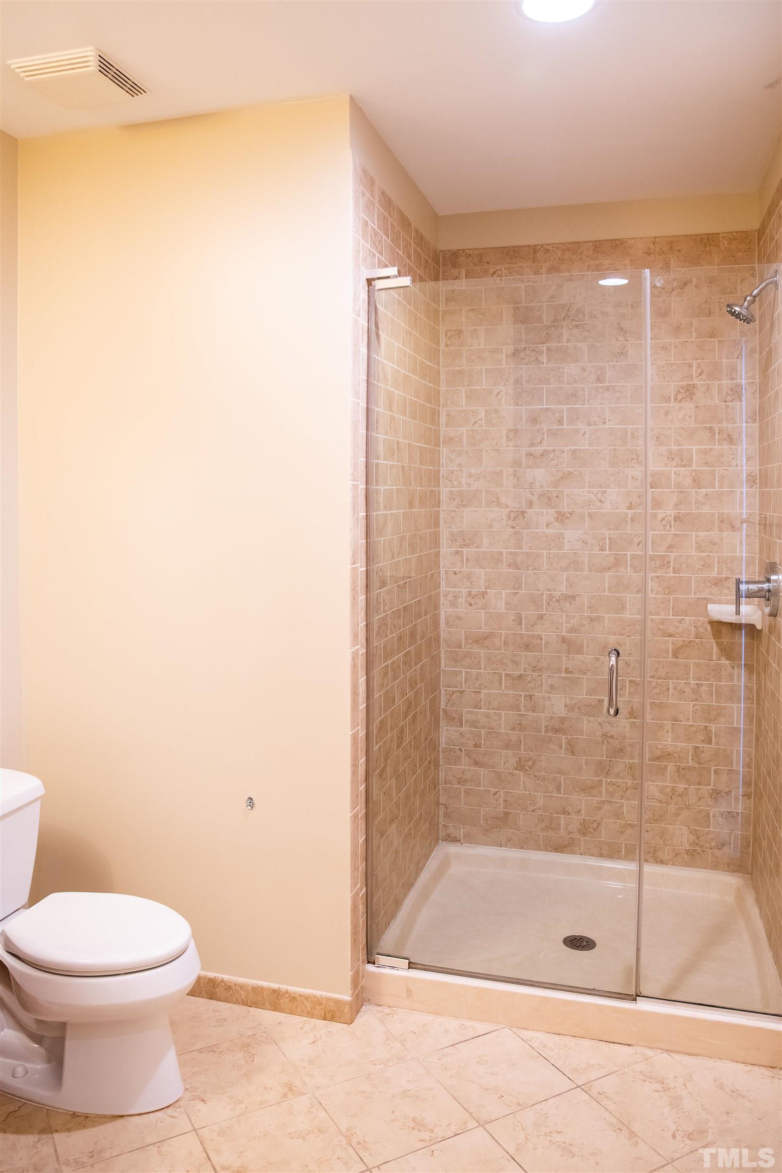 400 West North Street, Unit 820 Raleigh, NC 27603 - Photo 17 of 20