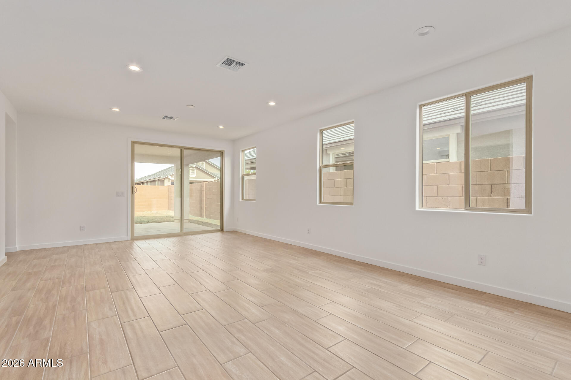 5404 West Royal Palm Road Glendale, AZ 85302 - Photo 9 of 32 08 - Royal Palm