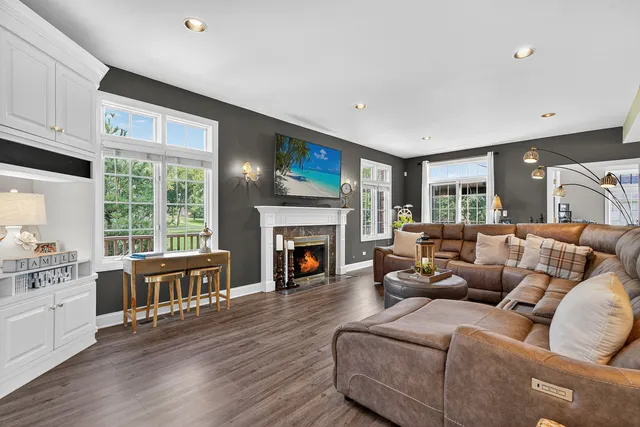 $725,000 | 4210 Jacqueline Lane, Crystal Lake, IL 60014