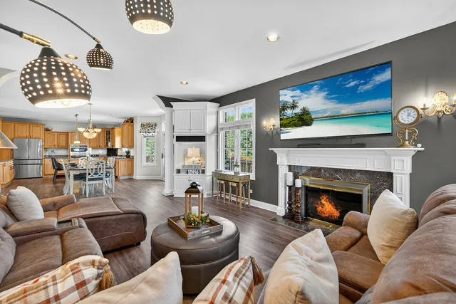 $725,000 | 4210 Jacqueline Lane, Crystal Lake, IL 60014