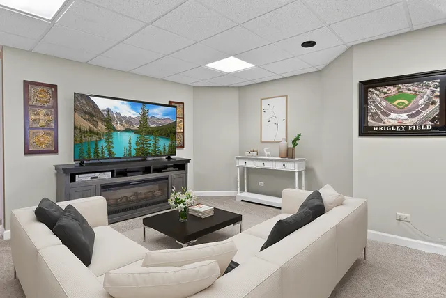 $725,000 | 4210 Jacqueline Lane, Crystal Lake, IL 60014