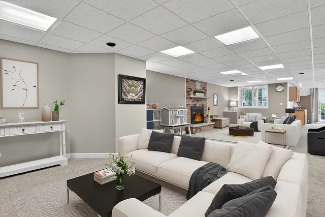 $725,000 | 4210 Jacqueline Lane, Crystal Lake, IL 60014