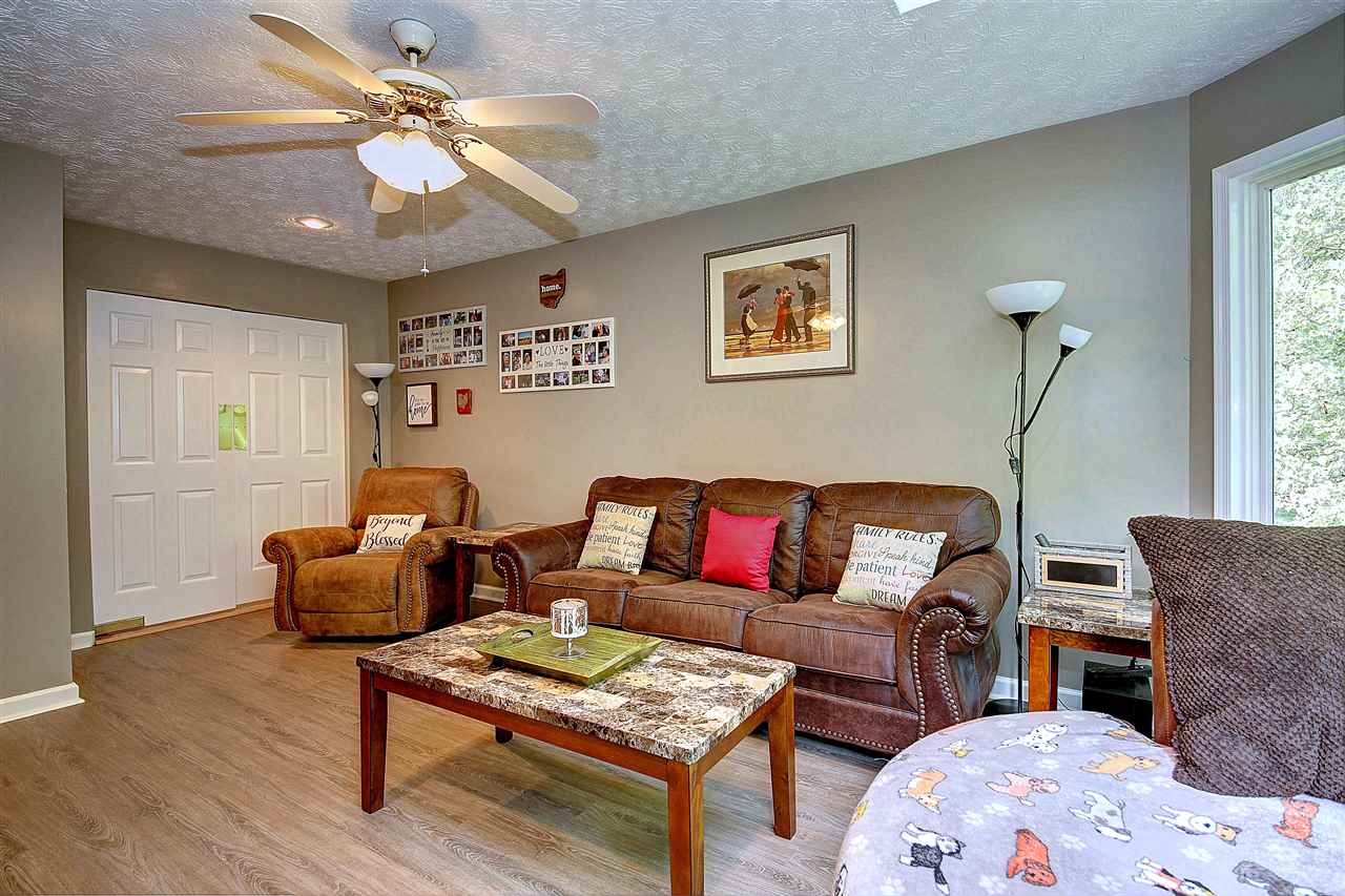 112 Quail Ridge Road Huntington, WV 25701 - Photo 4 of 23 Gallery Image 4