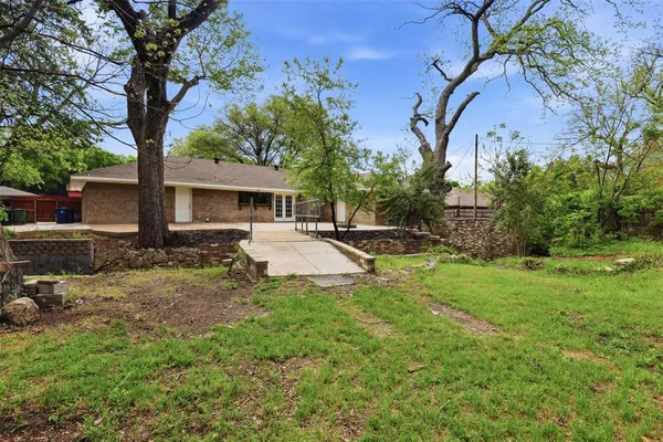 $2,800 | 300 Hidden Valley Drive, Aledo, TX 76008