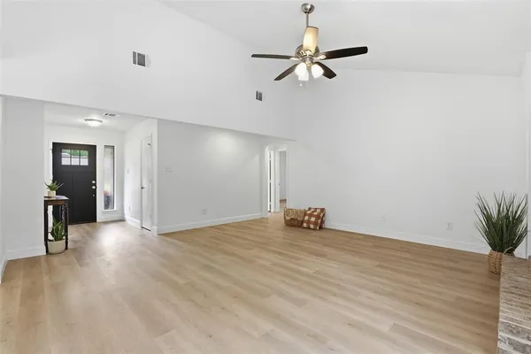 $2,800 | 300 Hidden Valley Drive, Aledo, TX 76008