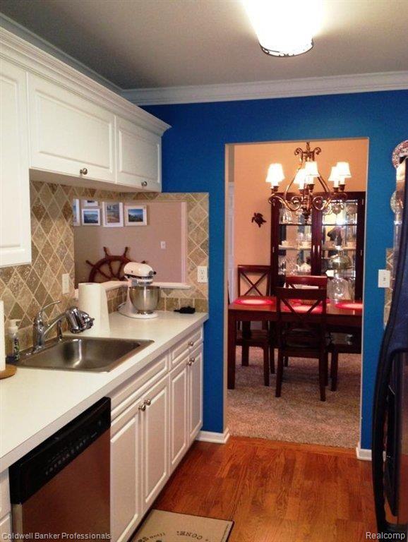 3525 Oakmonte Boulevard, Unit 72 Rochester, MI 48306 - Photo 9 of 22 View to Dining Area