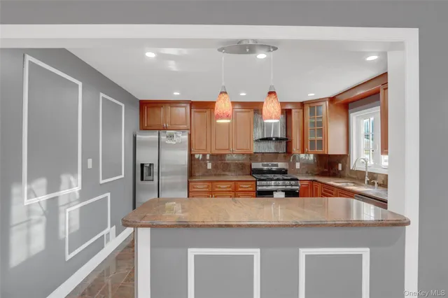 $1,298,000 | 32 3rd Avenue, New Hyde Park, NY 11040