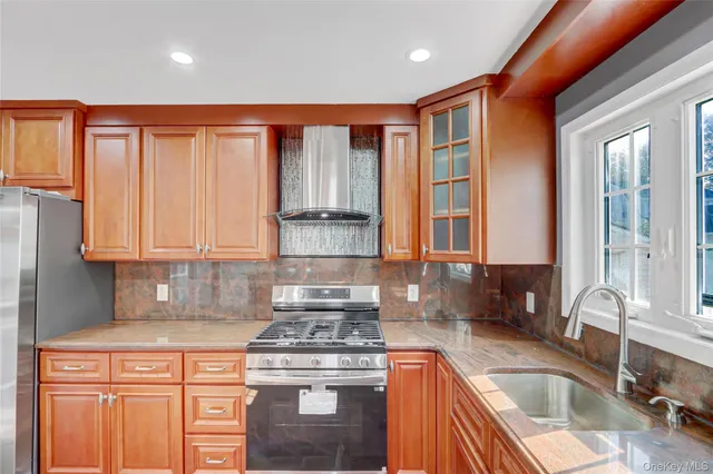 $1,298,000 | 32 3rd Avenue, New Hyde Park, NY 11040