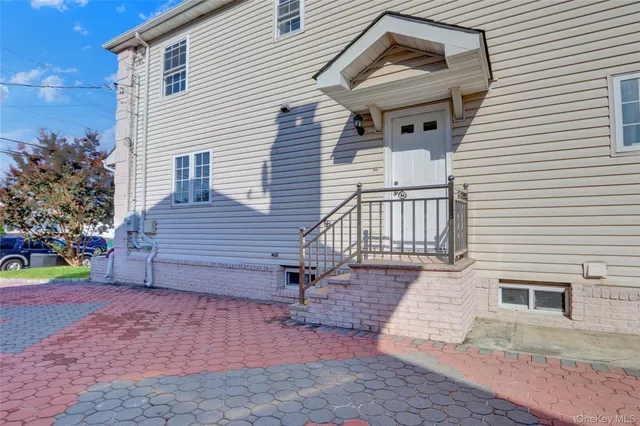 $1,298,000 | 32 3rd Avenue, New Hyde Park, NY 11040