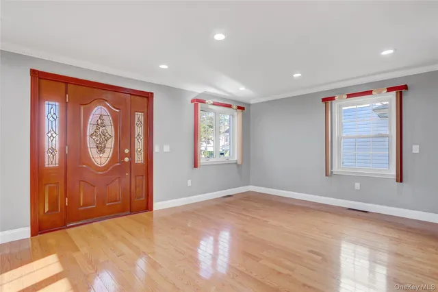 $1,298,000 | 32 3rd Avenue, New Hyde Park, NY 11040