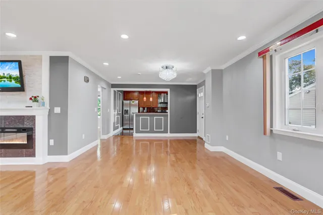 $1,298,000 | 32 3rd Avenue, New Hyde Park, NY 11040