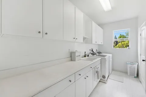 $1,698,900 | 4682 Meadow Drive, Carlsbad, CA 92010