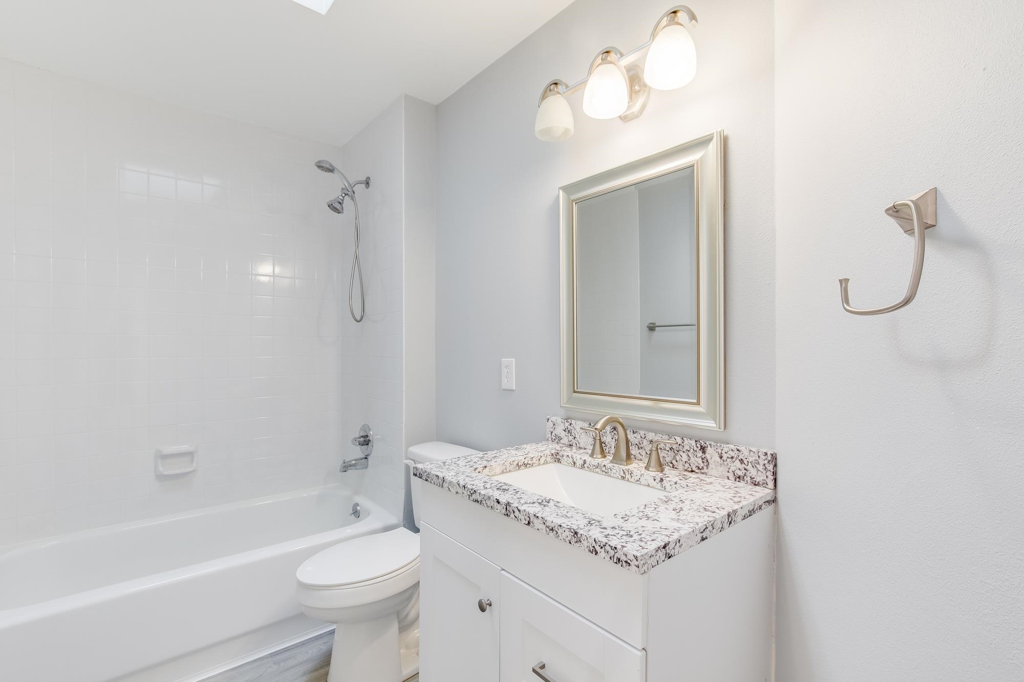 320 West Fort Morgan Road, Unit 101 Gulf Shores, AL 36542 - Photo 21 of 29 Guest Bathroom