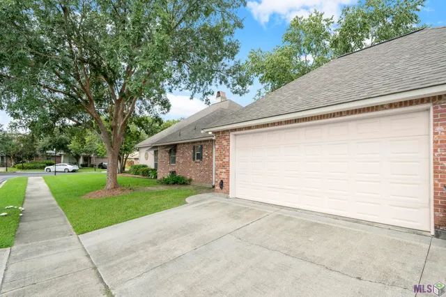 $394,000 | 10757 Oakley Trace Drive, Baton Rouge, LA 70809