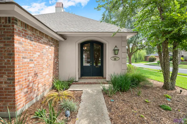 $394,000 | 10757 Oakley Trace Drive, Baton Rouge, LA 70809