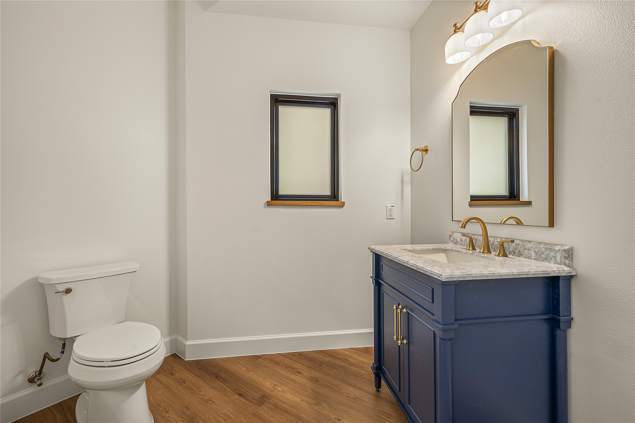 1014 Country Club Road Georgetown, TX 78628 - Photo 14 of 26 Half Bathroom