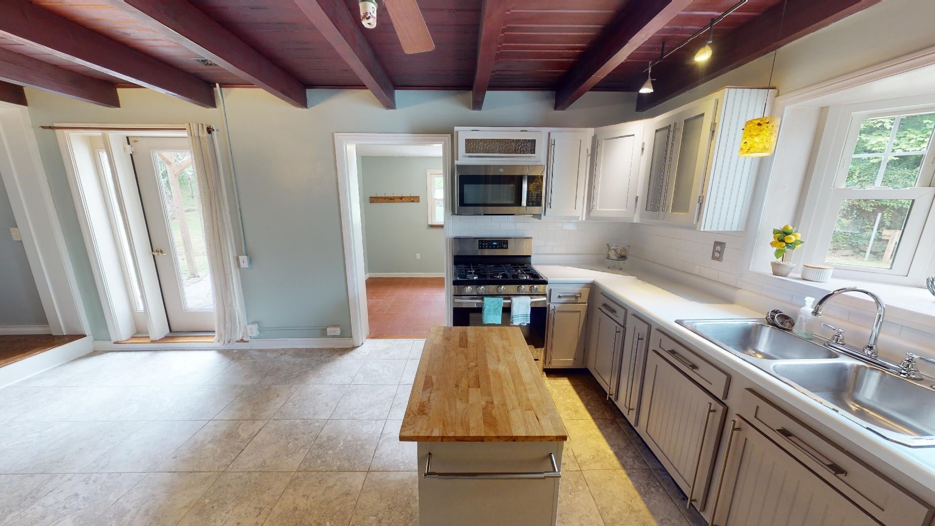 3907 Green Valley Road Huntington, WV 25701 - Photo 16 of 32 Gallery Image 16