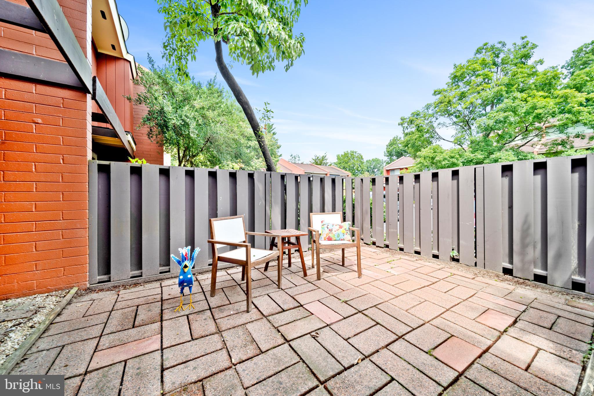 1386 Northgate Square Reston, VA 20190 - Photo 5 of 39 Plenty of room for a table and chairs