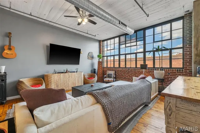 $168,000 | 2020 Washington Avenue, Unit 307, St. Louis, MO 63103