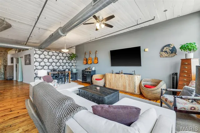 $168,000 | 2020 Washington Avenue, Unit 307, St. Louis, MO 63103