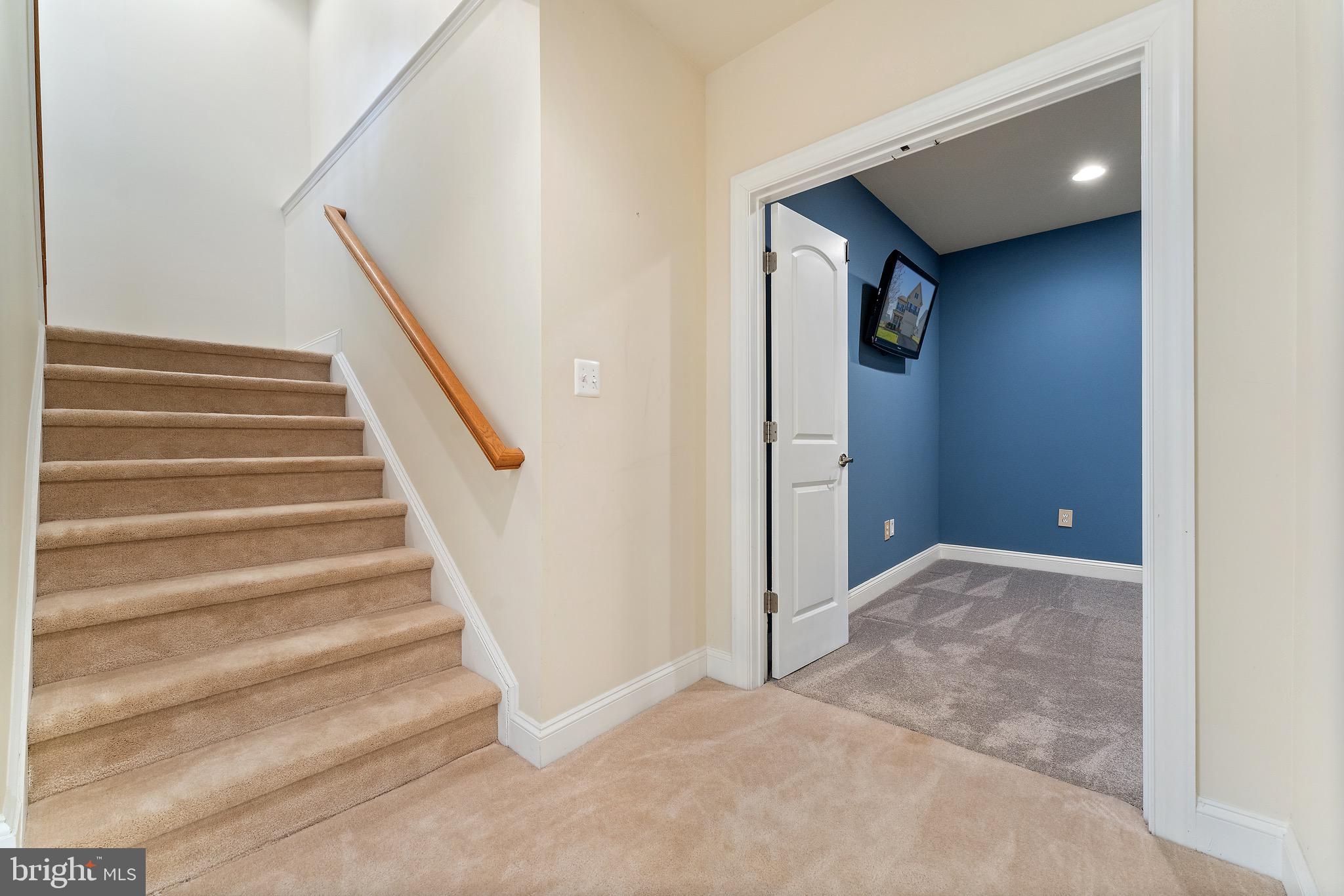 16277 Jetty Loop Woodbridge, VA 22191 - Photo 65 of 92 a view of entryway
