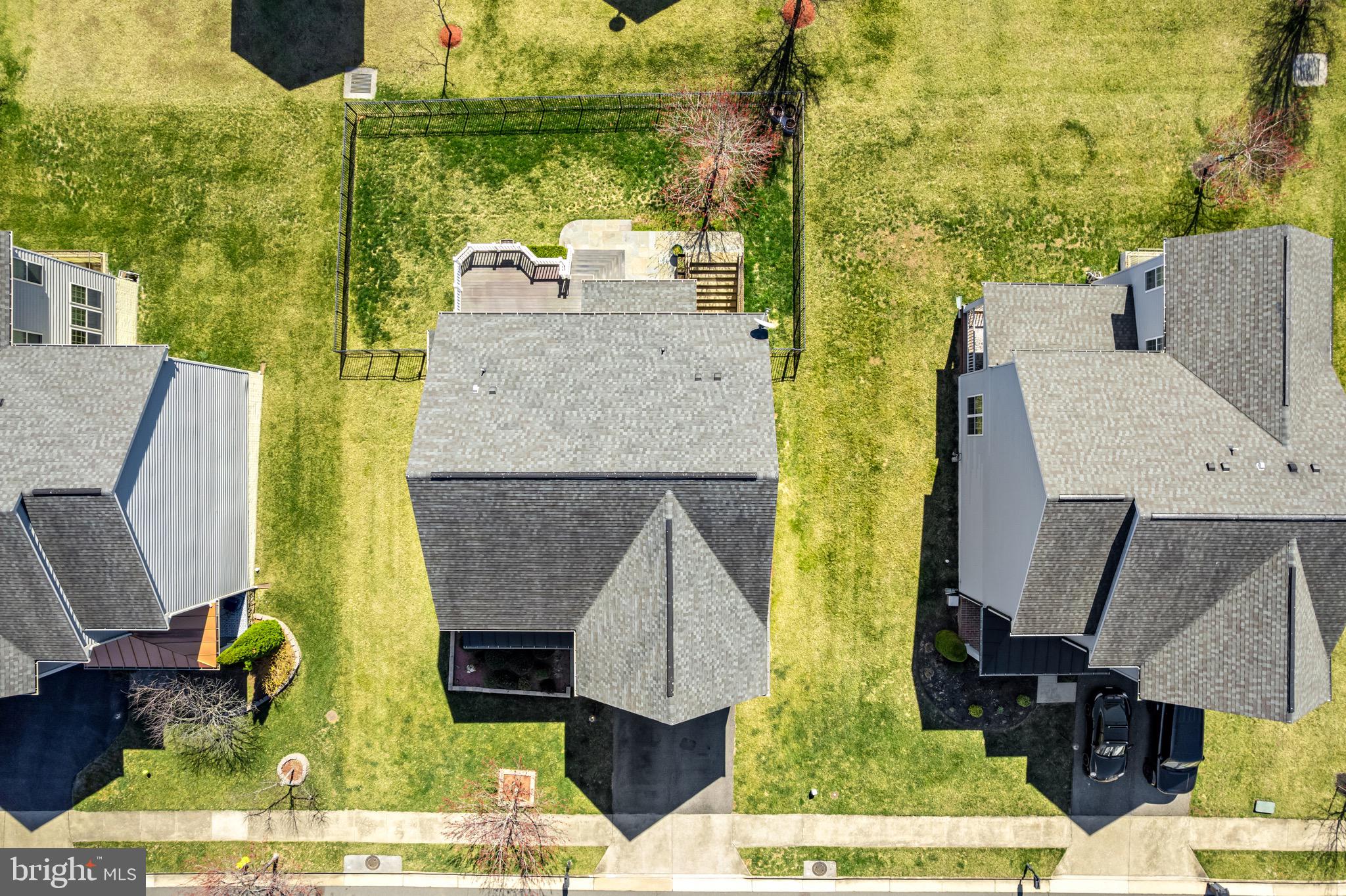 16277 Jetty Loop Woodbridge, VA 22191 - Photo 90 of 92 an aerial view of residential houses with outdoor space and parking
