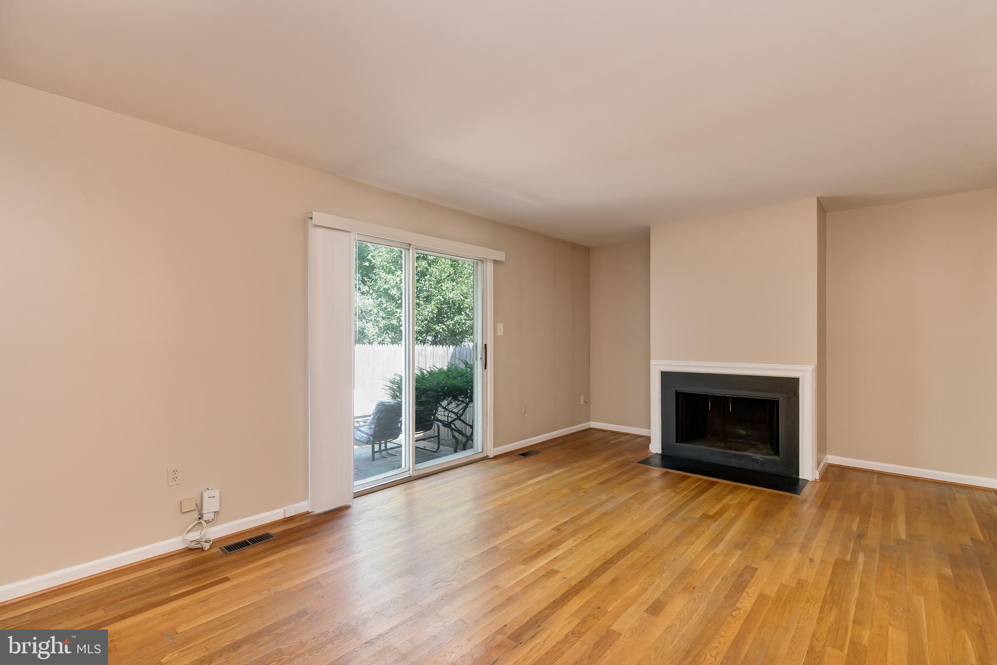 7048 Leestone Street Springfield, VA 22151 - Photo 14 of 40 Spacious Living Room
