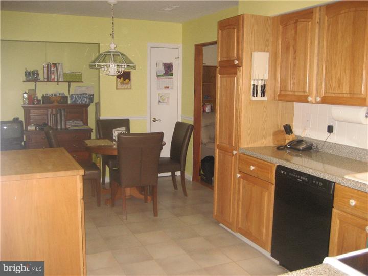 109 Stratton Lane Mount Laurel, NJ 08054 - Photo 9 of 16 Kitchen