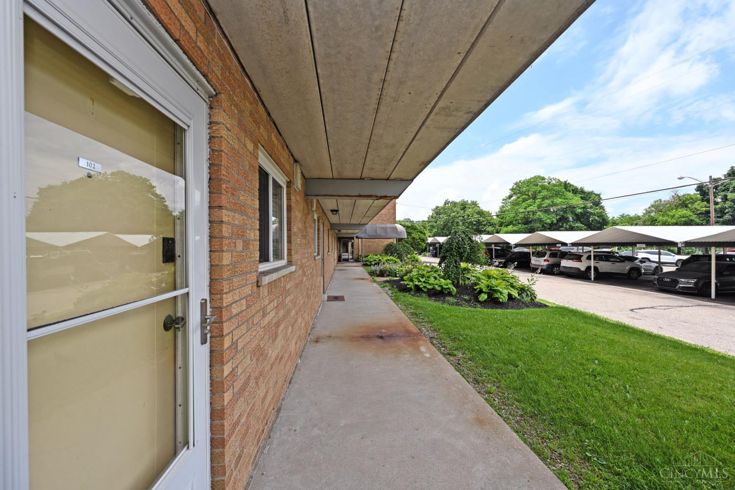 2680 Lehman Road, Unit C102 Cincinnati, OH 45204 - Photo 4 of 34