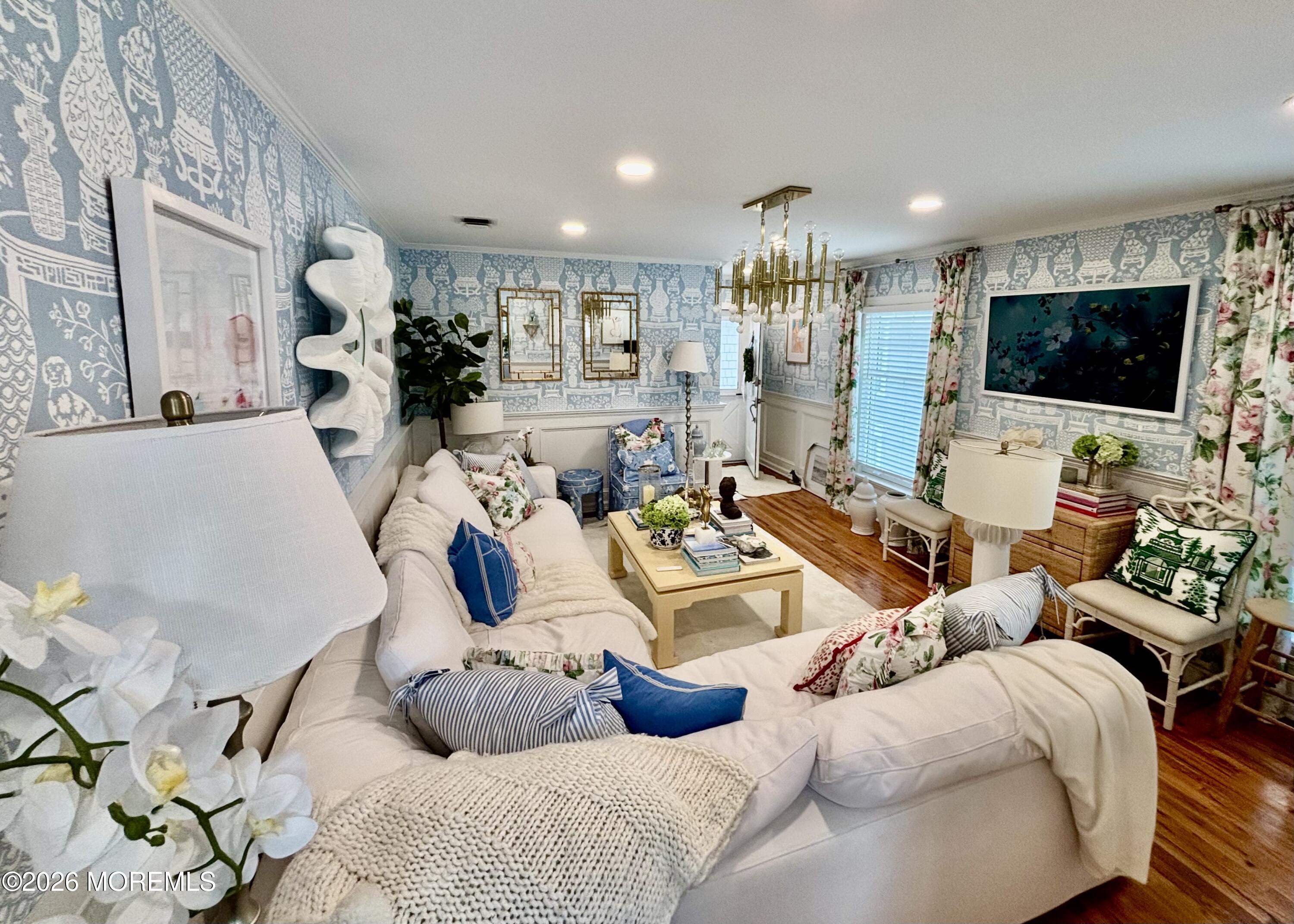 21 Mount Street, Unit B3 Bay Head, NJ 08742 - Photo 3 of 17 a living room with furniture and a flat screen tv