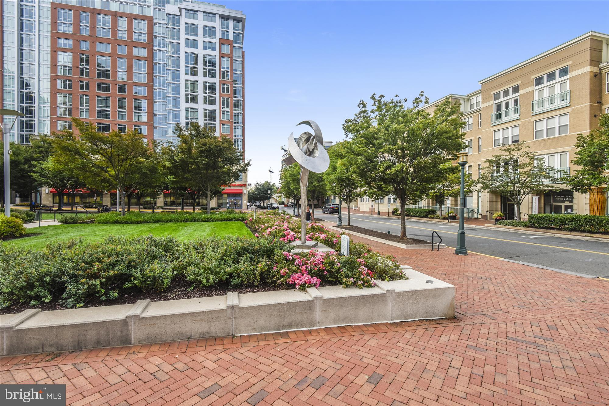 11228 Chestnut Grove Square, Unit 16 Reston, VA 20190 - Photo 41 of 47 Reston Town Center