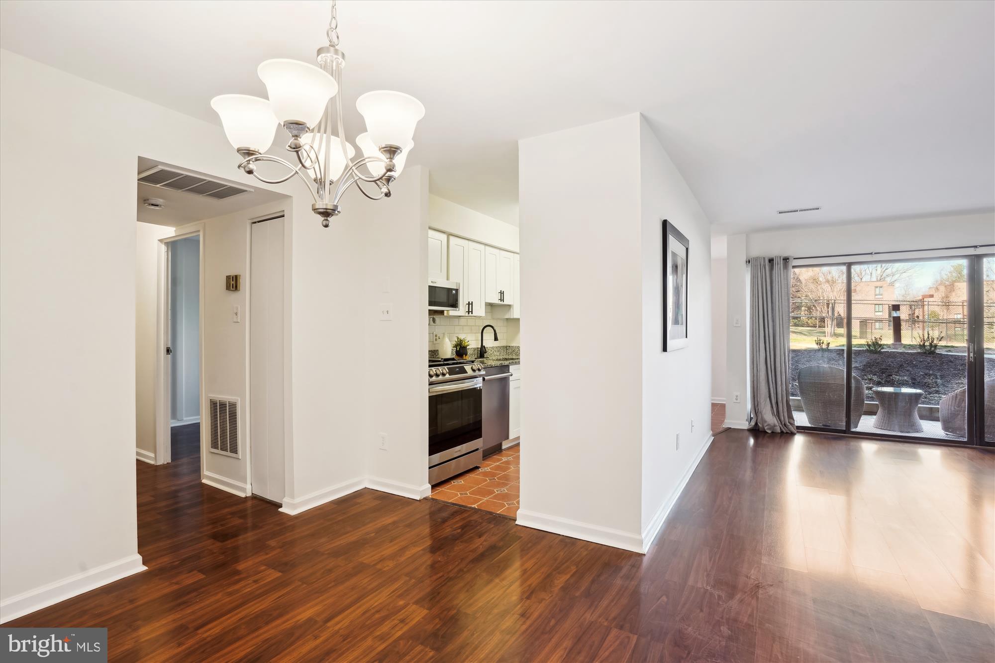 11228 Chestnut Grove Square, Unit 16 Reston, VA 20190 - Photo 7 of 47 Dining Room