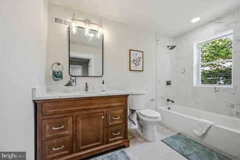 $374,900 | 414 West 28th Street, Wilmington, DE 19802