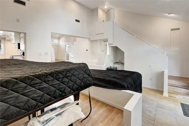 $1,249,000 | 22037 Ybarra Road, Woodland Hills, CA 91364