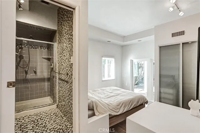 $1,249,000 | 22037 Ybarra Road, Woodland Hills, CA 91364