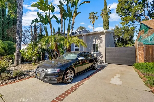 $1,249,000 | 22037 Ybarra Road, Woodland Hills, CA 91364