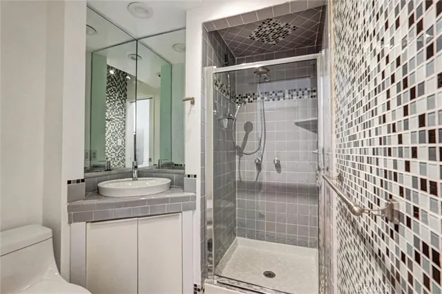 $1,249,000 | 22037 Ybarra Road, Woodland Hills, CA 91364