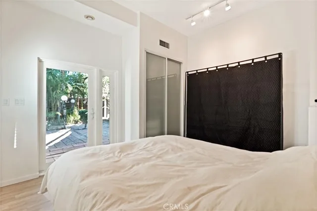 $1,249,000 | 22037 Ybarra Road, Woodland Hills, CA 91364