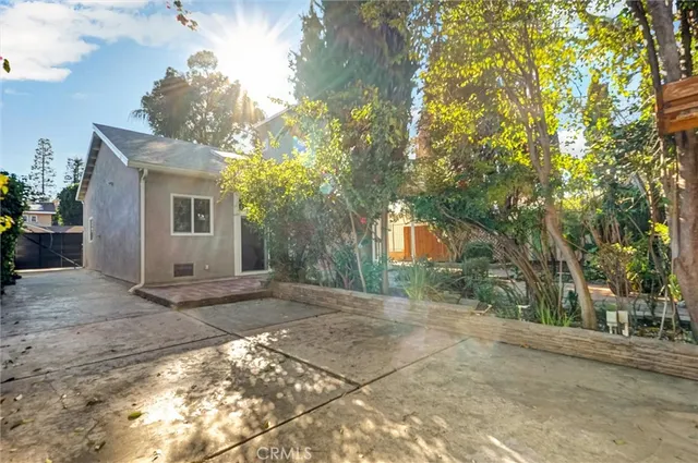 $1,249,000 | 22037 Ybarra Road, Woodland Hills, CA 91364