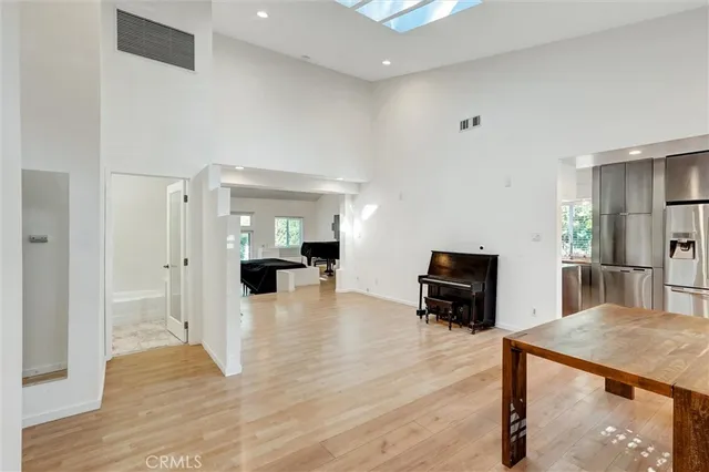 $1,249,000 | 22037 Ybarra Road, Woodland Hills, CA 91364