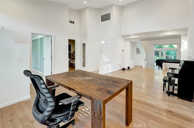 $1,249,000 | 22037 Ybarra Road, Woodland Hills, CA 91364