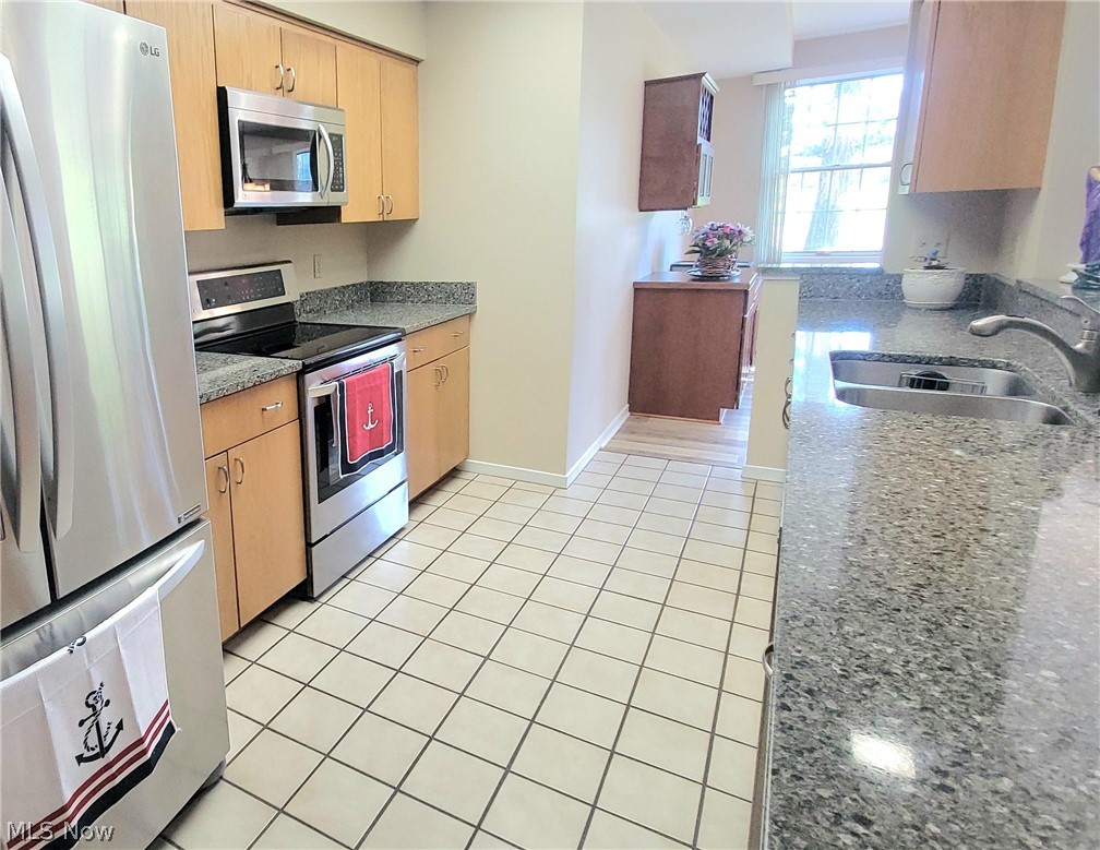 4475 Marin Harbor Road, Unit H Port Clinton, OH 43452 - Photo 12 of 41