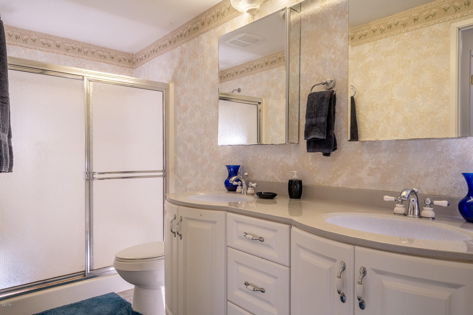 429 Hidden Valley Road Toledo, OR 97391 - Photo 22 of 41 MASTER BATH