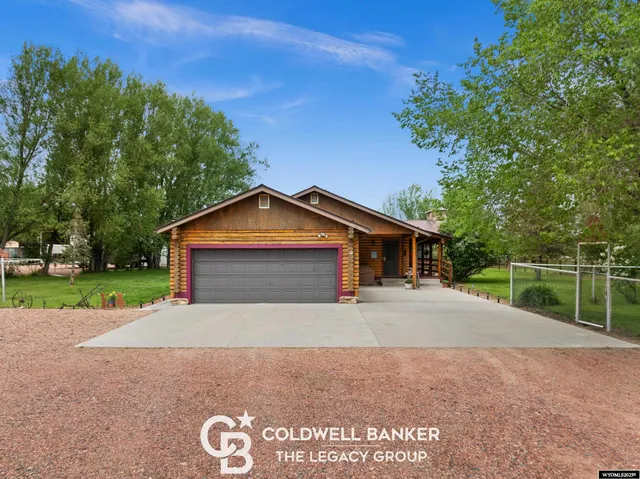 $850,000 | 3 Cowpoke Road, Baggs, WY 82321