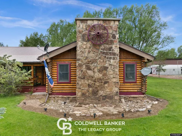 $850,000 | 3 Cowpoke Road, Baggs, WY 82321