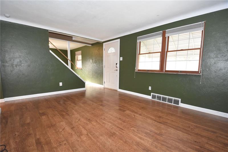 114 Howell Street Elizabeth, PA 15037 - Photo 4 of 20 Gallery Image 4